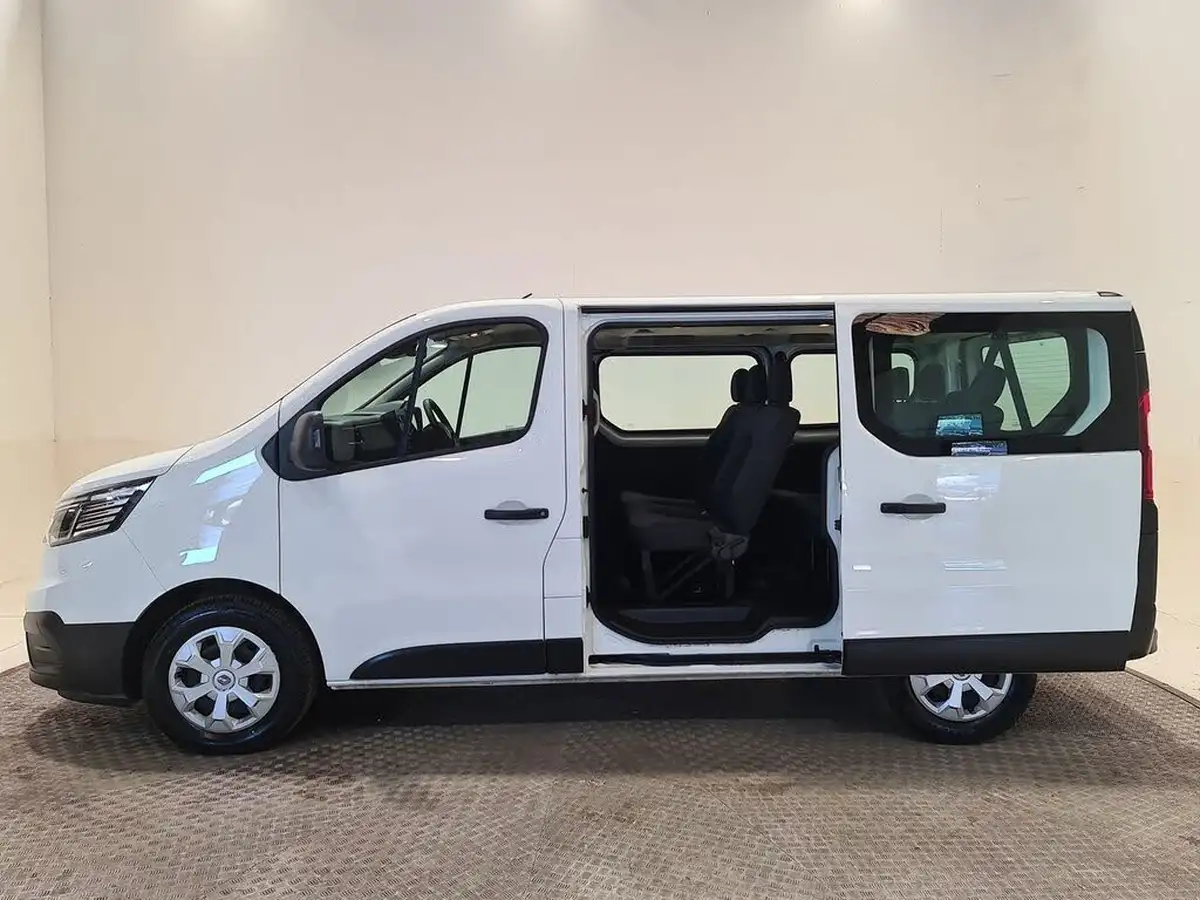 2023-renault-trafic-passenger-20-blue-dci-sl28-150-business-big-5