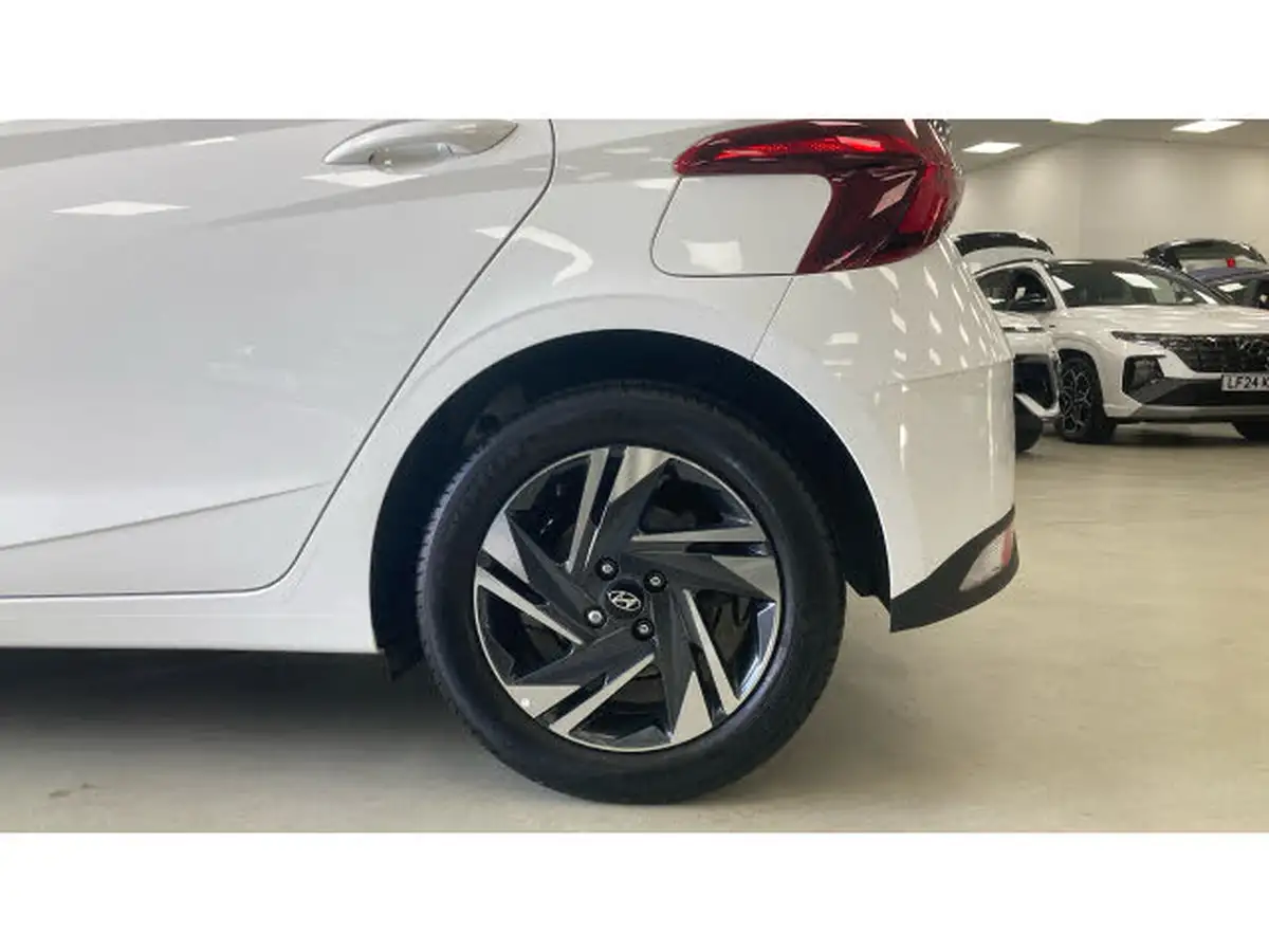 2022-hyundai-i20-10-t-gdi-se-connect-eclutch-imt-big-6