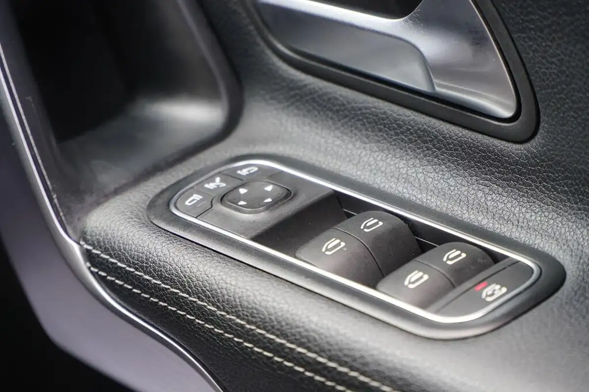 2021-mercedes-benz-a-class-13-a200-sport-executive-saloon-4d-7g-dct-big-37