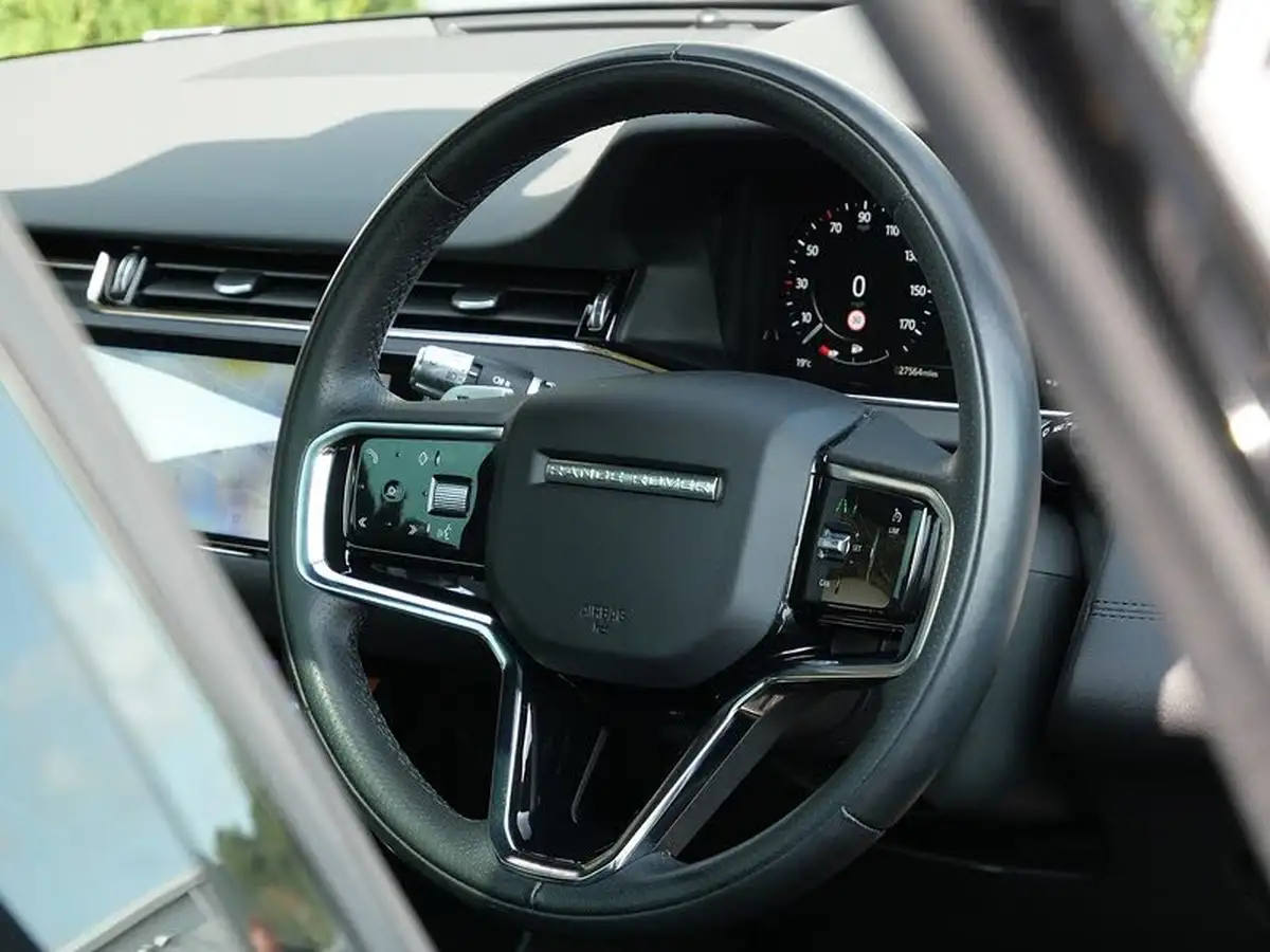 2021-land-rover-range-rover-evoque-15-p300e-r-dynamic-se-big-11