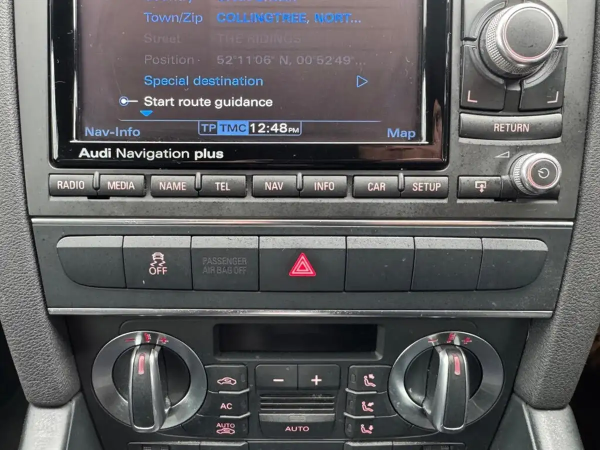 2011-audi-s3-20-black-edition-hatchback-3d-s-tronic-big-7