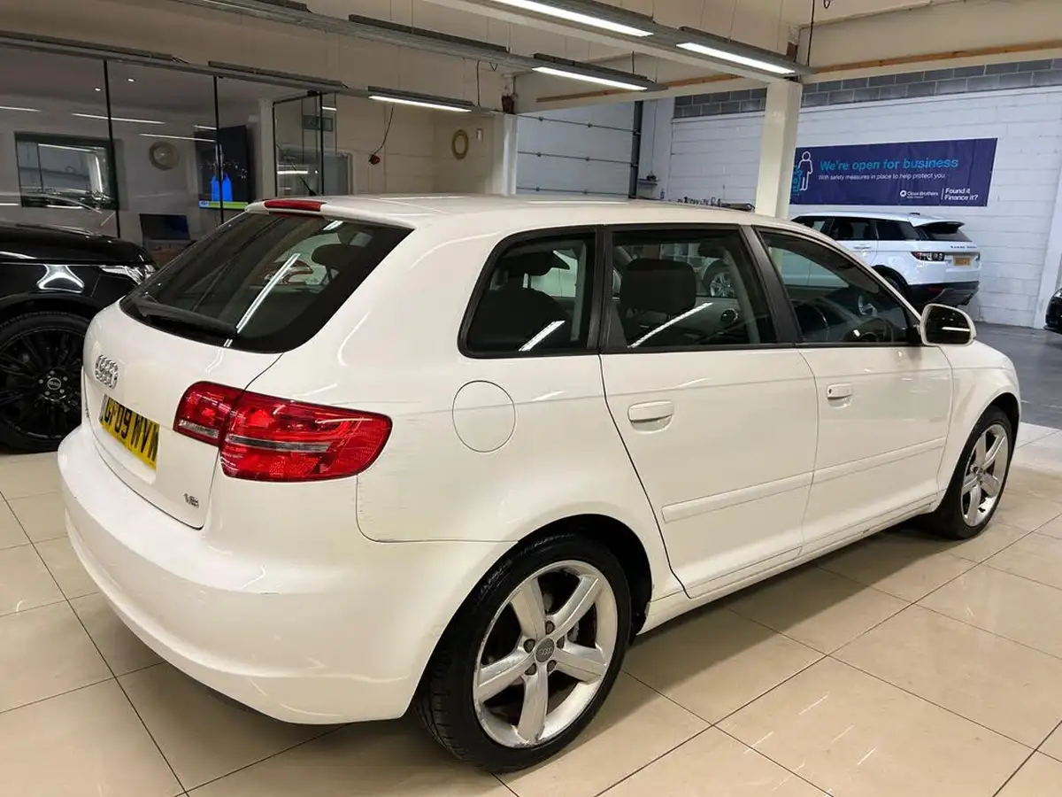 2009-audi-a3-16-se-sportback-5d-big-6