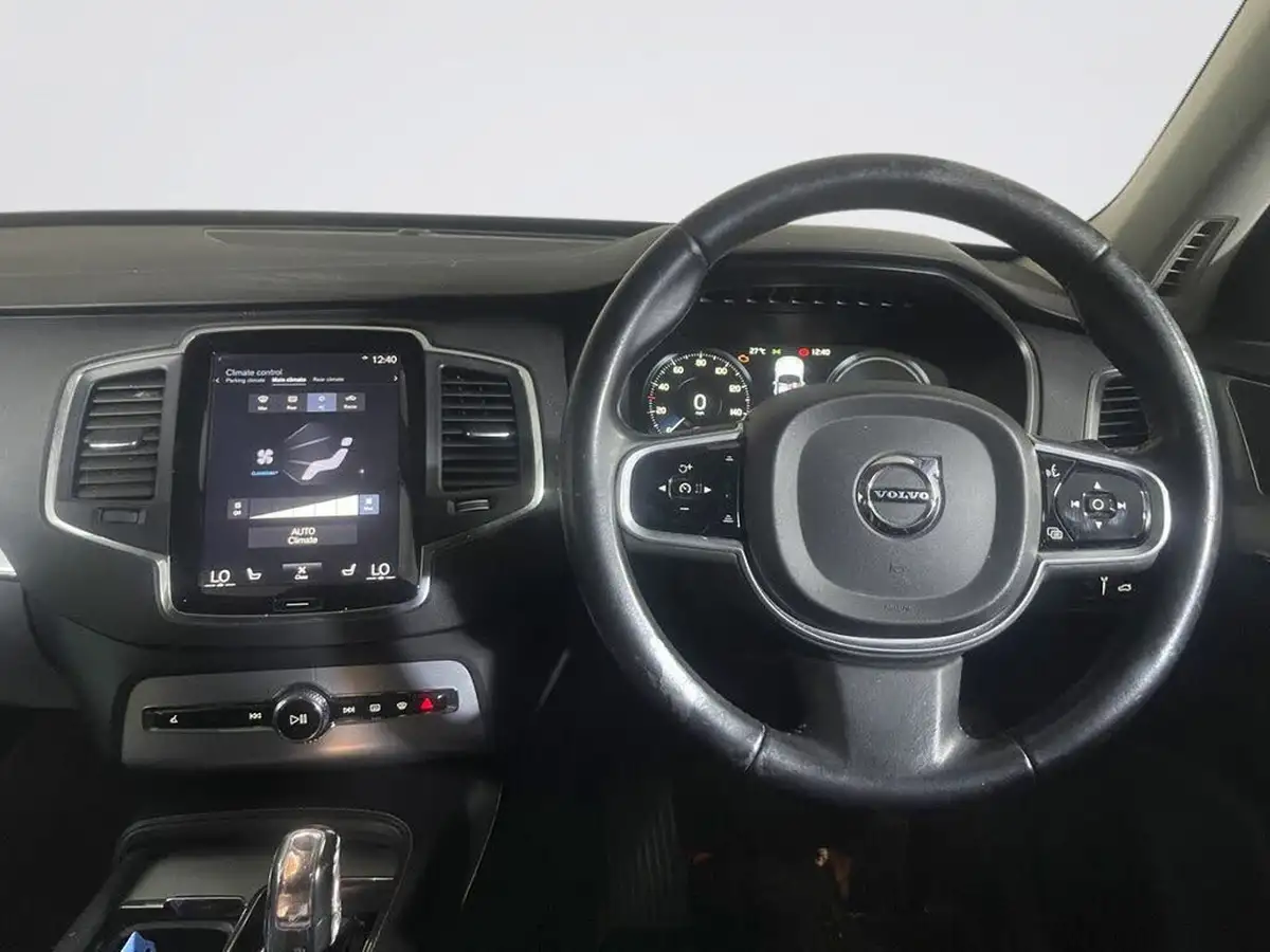 2016-volvo-xc90-20-t8-momentum-big-10