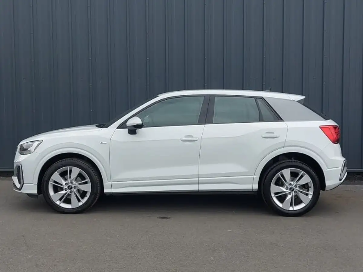 2022-audi-q2-15-35-tfsi-s-line-tronic-big-3