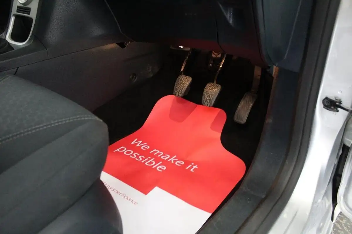 2011-ford-fiesta-16td-titanium-dpf-5d-big-45