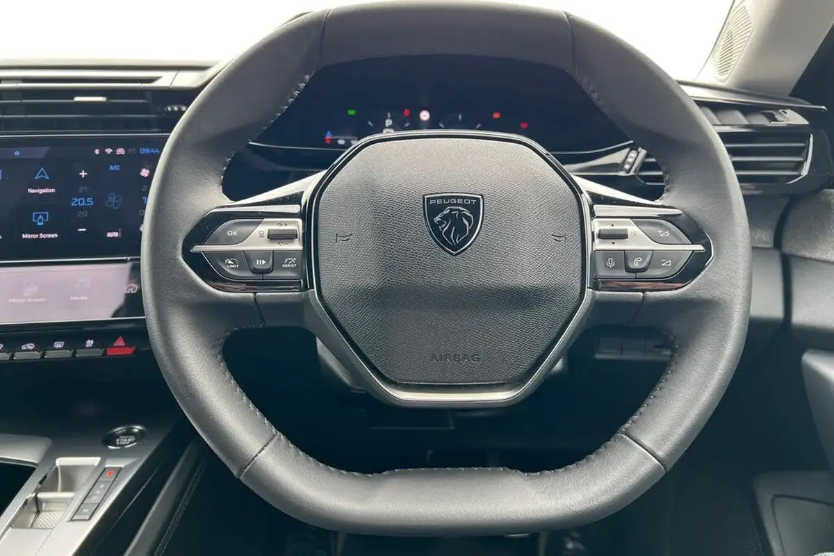 2023-peugeot-308-12-puretech-allure-premium-130ps-big-5