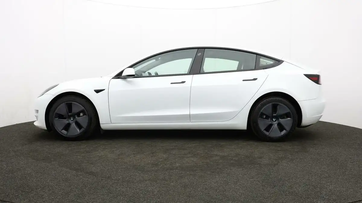 2022-tesla-model-3-e-long-range-big-62