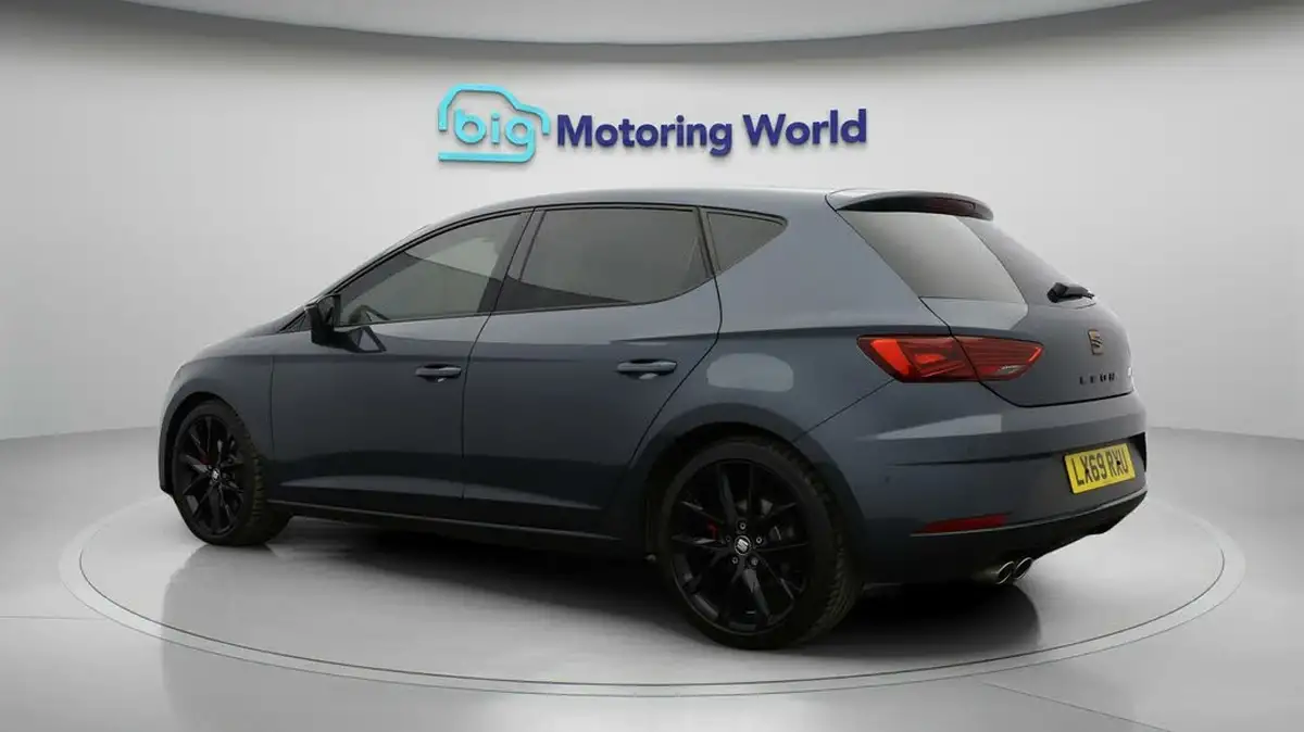 2019-seat-leon-20-tsi-fr-sport-hatchback-big-4