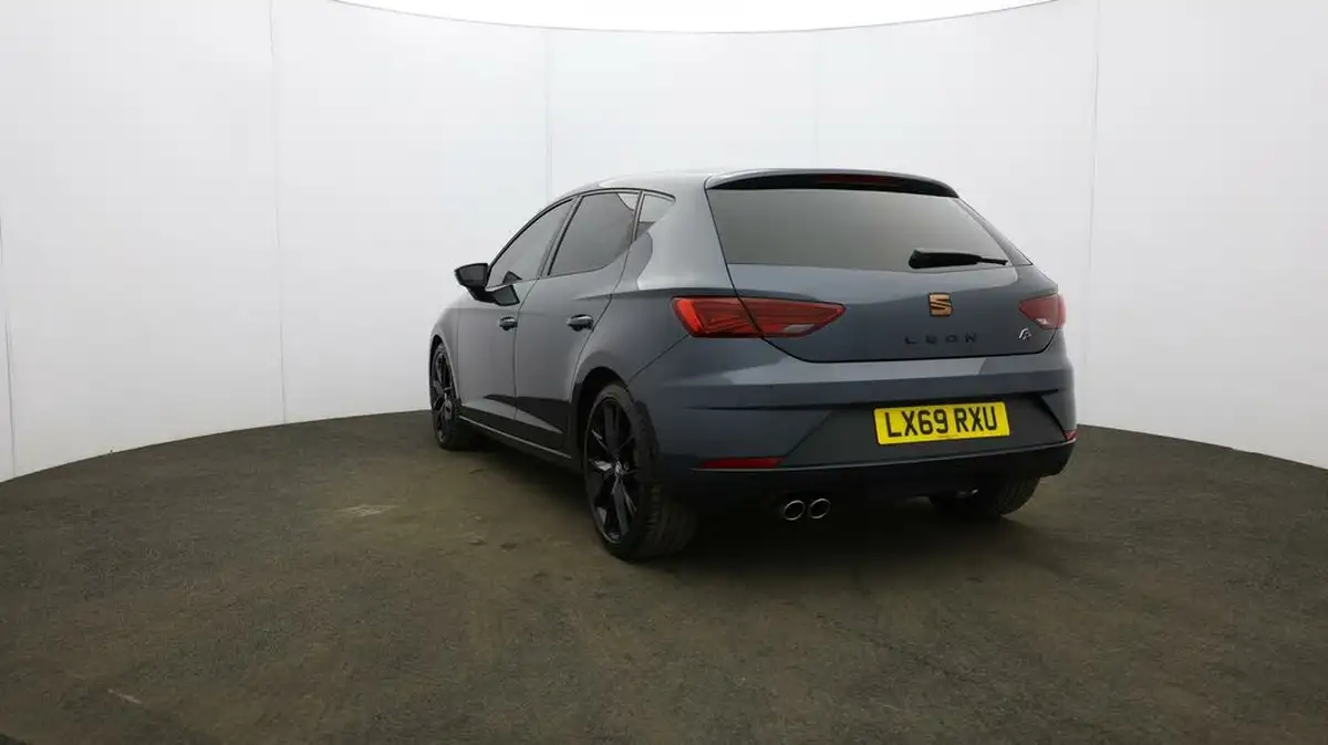 2019-seat-leon-20-tsi-fr-sport-hatchback-big-25