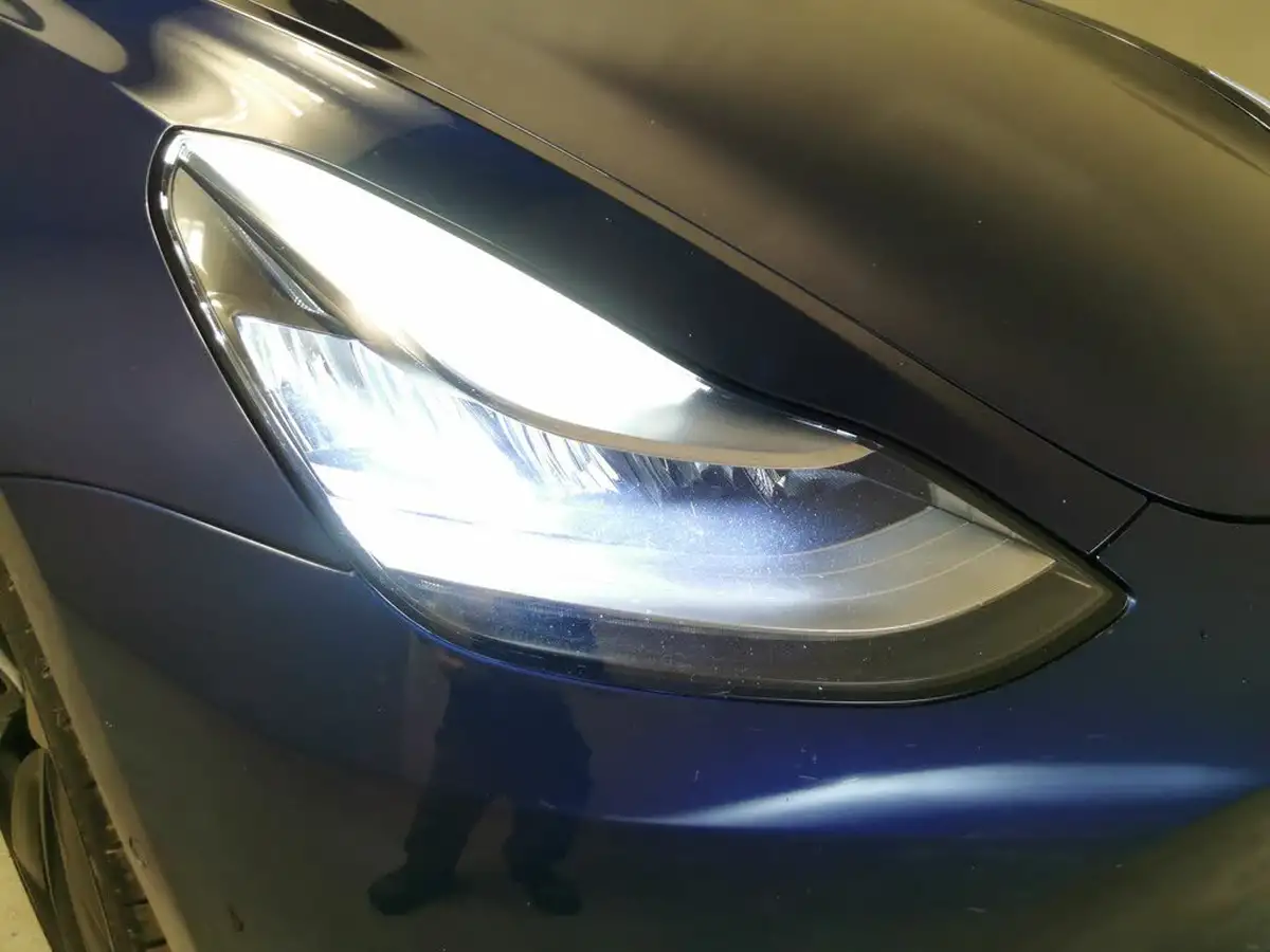 2020-tesla-model-3-e-performance-big-5