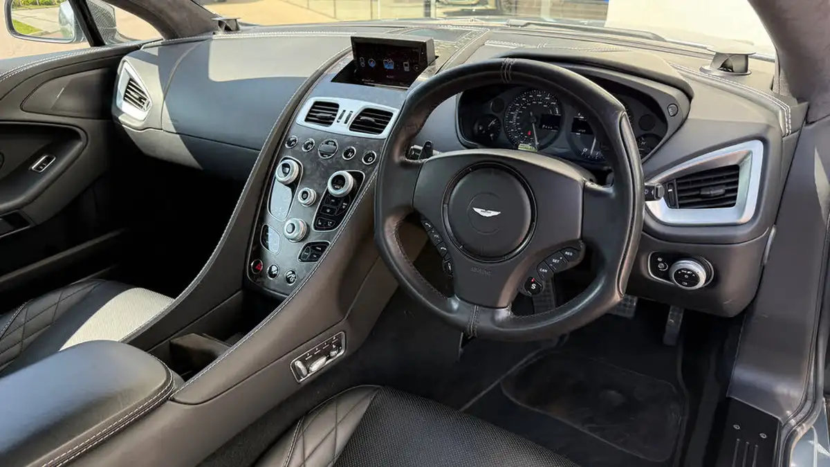 2019-aston-martin-vanquish-59-568bhp-big-2