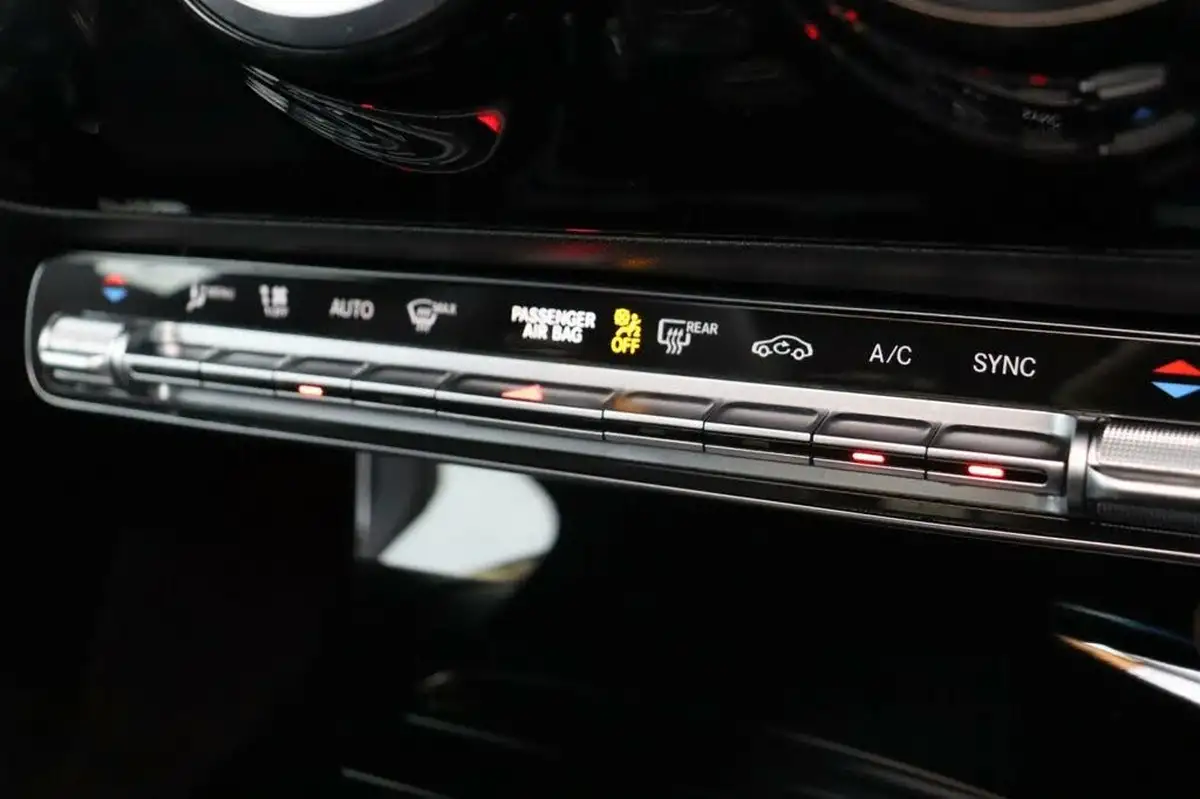 2022-mercedes-benz-cla-13-cla-200-amg-line-premium-plus-coupe-4d-big-28