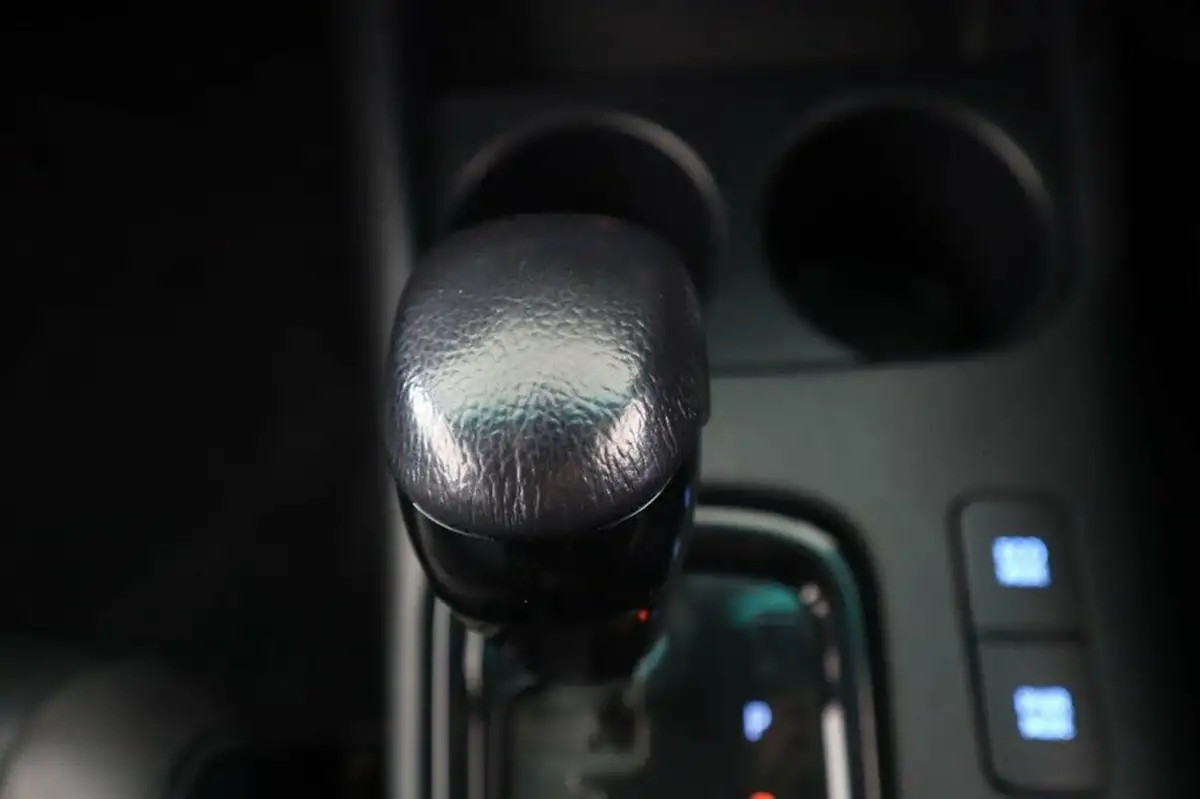 2021-toyota-hi-lux-28d-4d-invincible-x-at35-204hpeu6dt-e-big-29