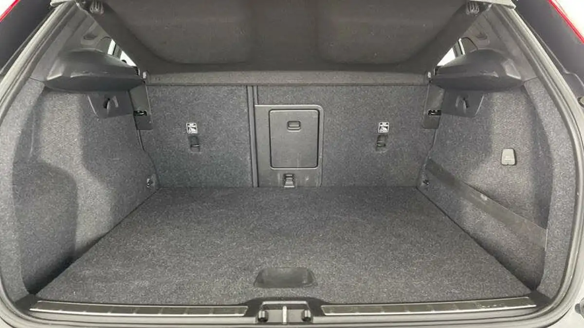 2020-volvo-xc40-20-b4-inscription-pro-big-21