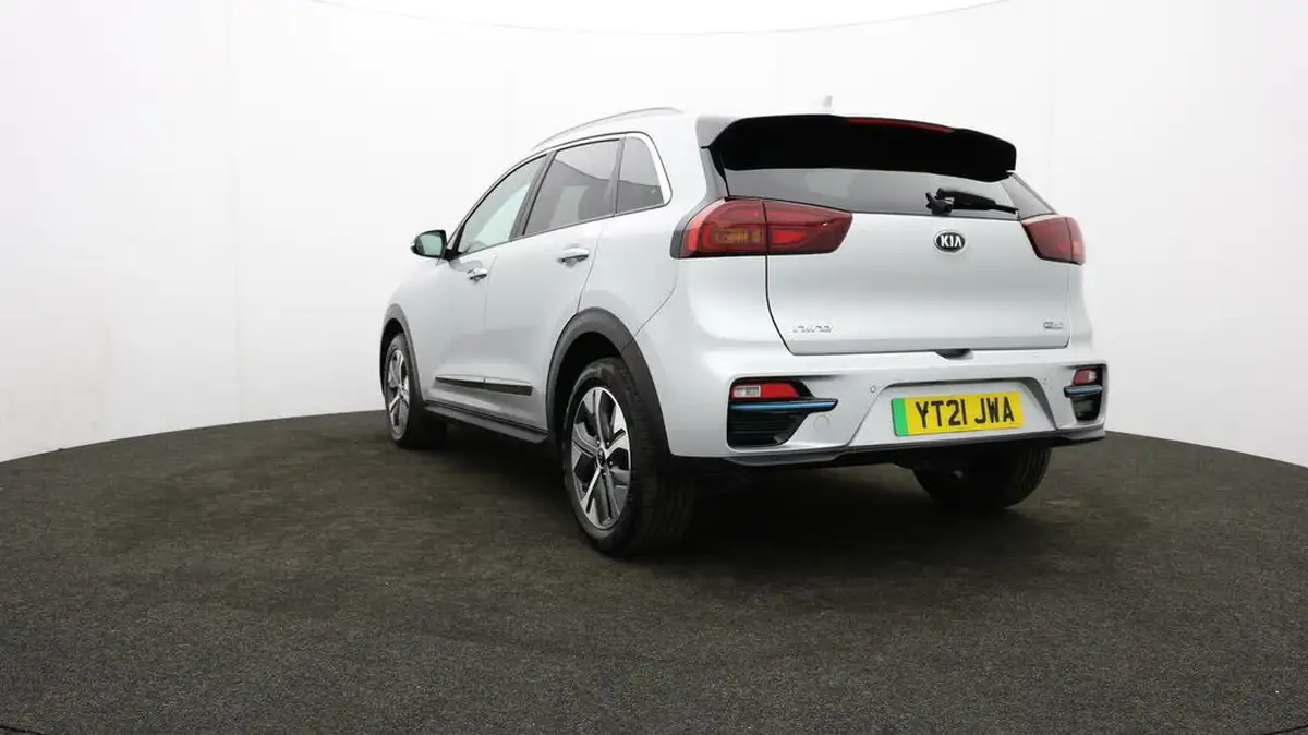 2021-kia-e-niro-ev-4-big-70