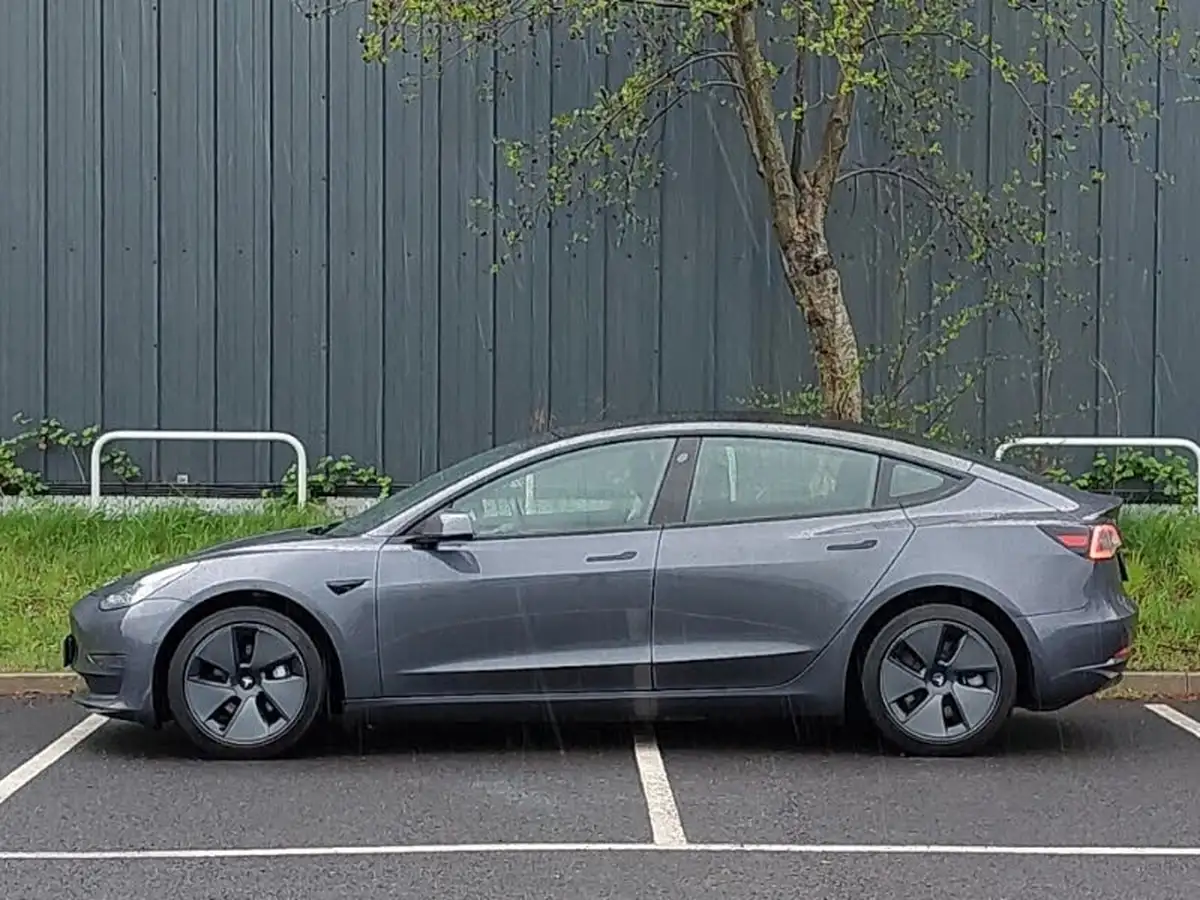2021-tesla-model-3-e-long-range-awd-big-3