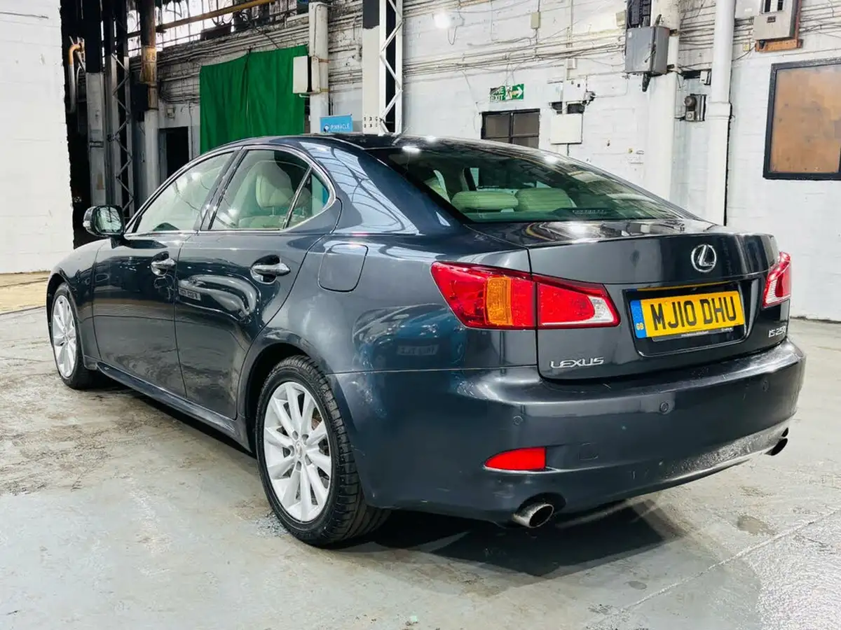 2010-lexus-is-250-25-se-i-dab-saloon-4d-auto-big-5