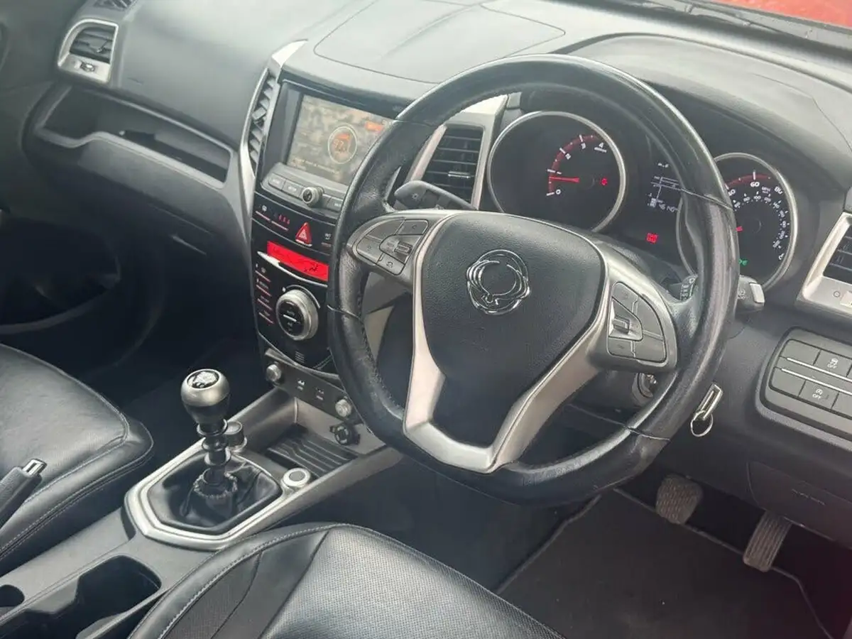 2016-kgm-ssangyong-tivoli-16-ex-big-42