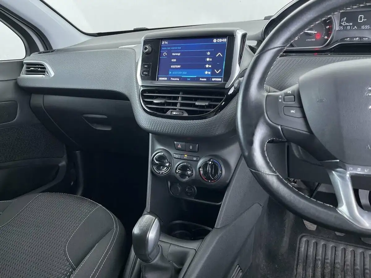 2017-peugeot-208-16bluehdi-allure-100bhp-5d-big-43