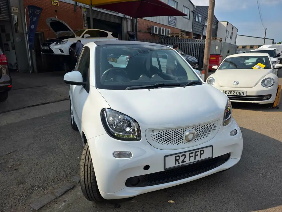 2016-smart-fortwo-10-passion-70bhp-ss-coupe-twinamic-big-6