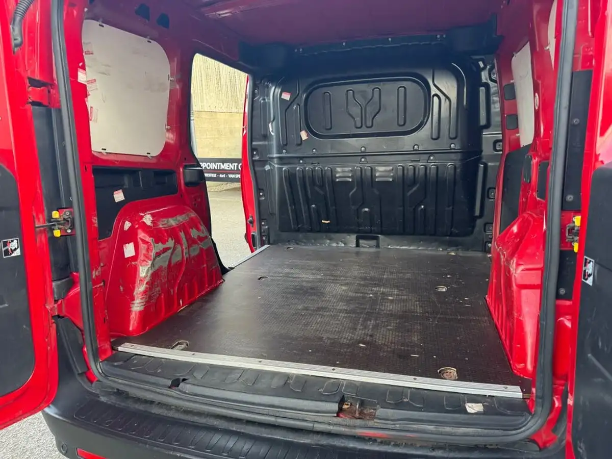 2013-fiat-doblo-cargo-13td-maxi-big-24