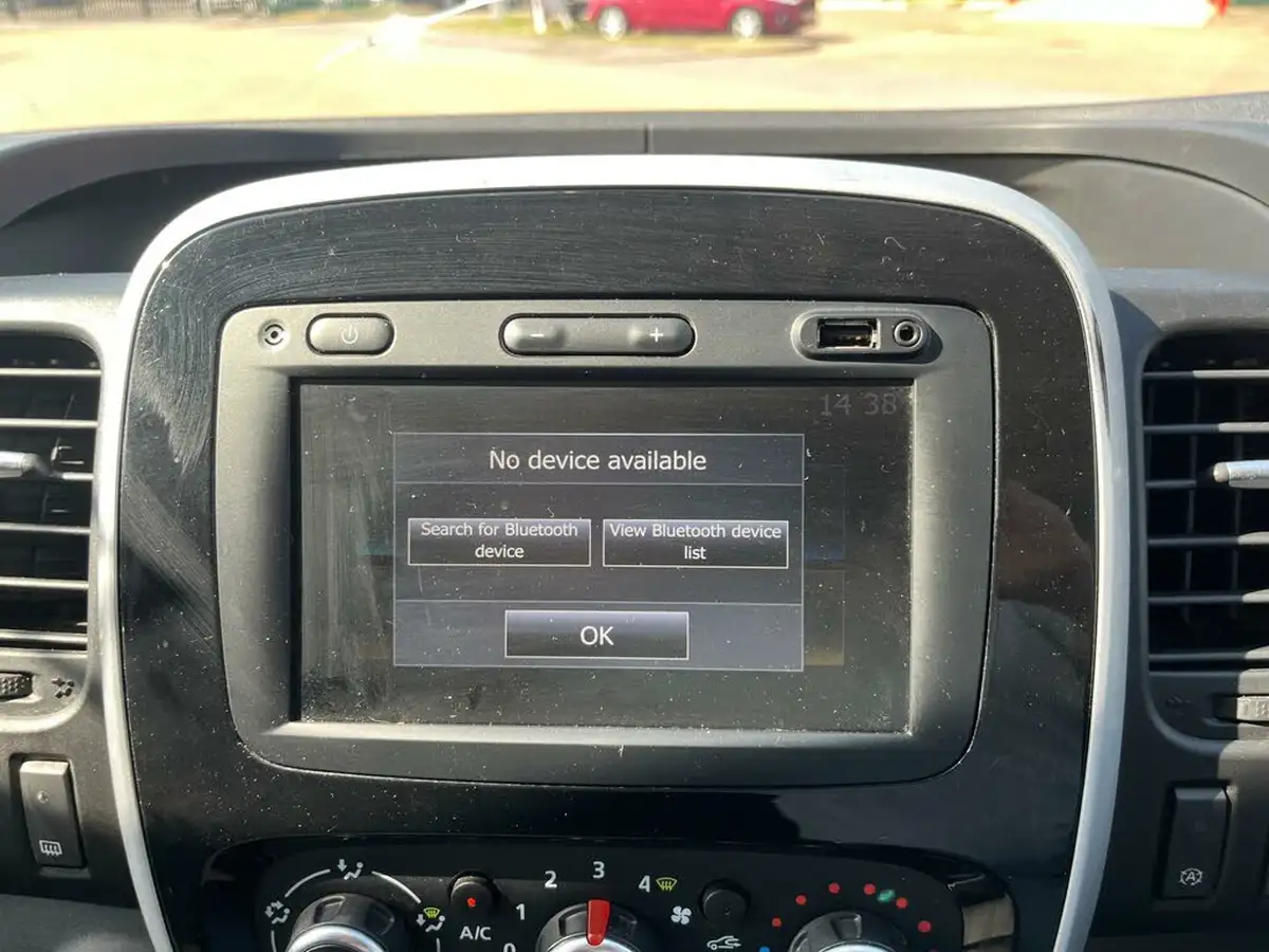2020-renault-trafic-20dci-sl28-energy-120-sport-big-15