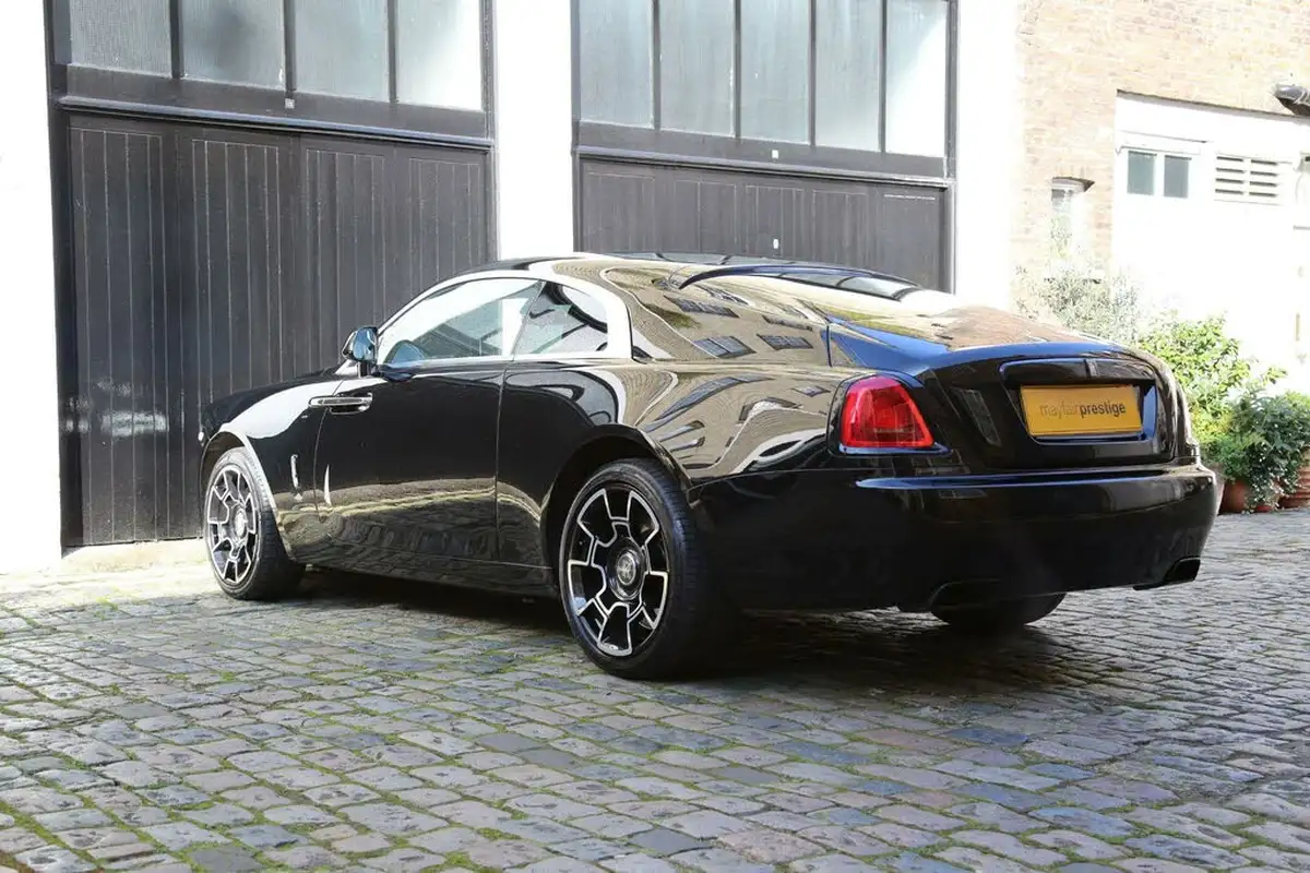 2017-rolls-royce-wraith-66-no-trim-big-12