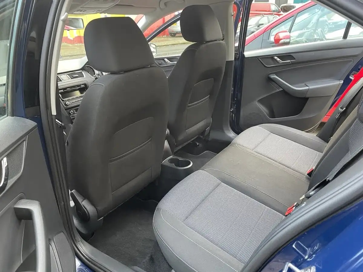 2013-skoda-rapid-12-elegance-greentech-big-15