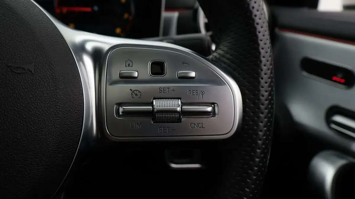 2019-mercedes-benz-cla-20-cla-220-amg-line-premium-plus-coupe-4d-big-27