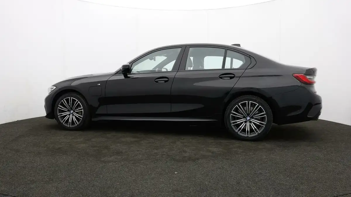 2019-bmw-3-series-20-330e-m-sport-plus-pack-big-62
