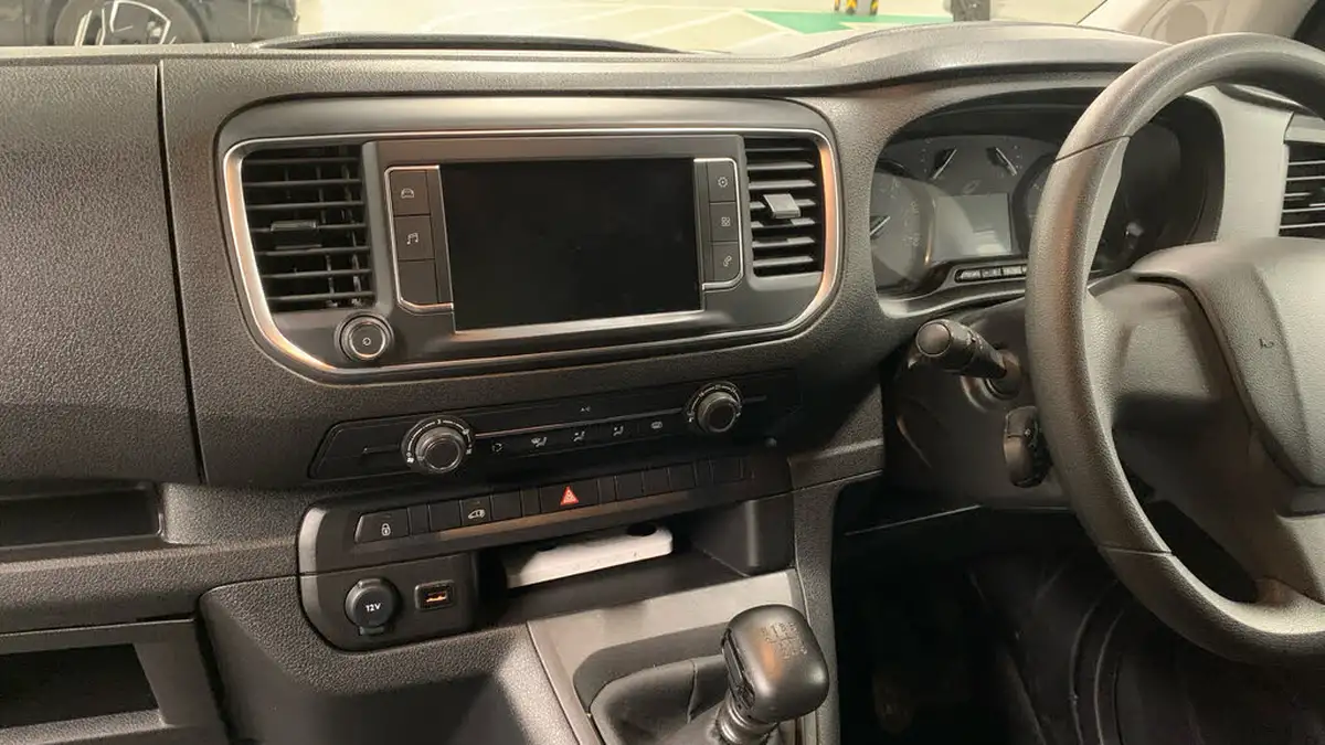 2023-peugeot-expert-20-bluehdi-professional-premium-long-1400-big-9