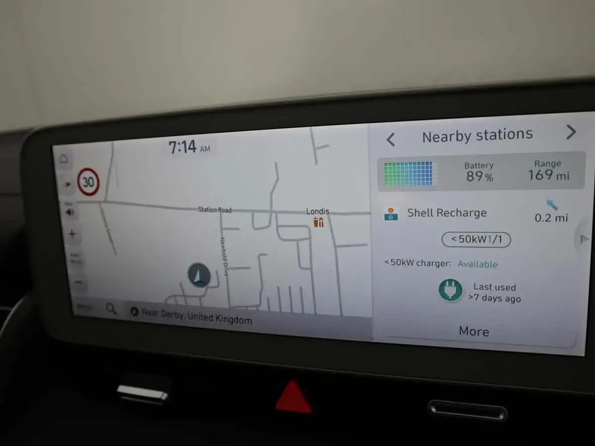 2022-hyundai-ioniq-5-e-se-connect-big-15