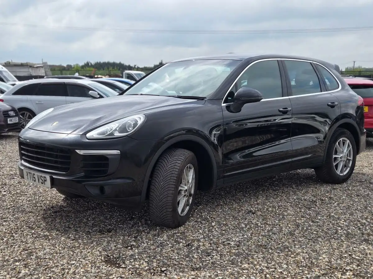 2015-porsche-cayenne-30td-big-13