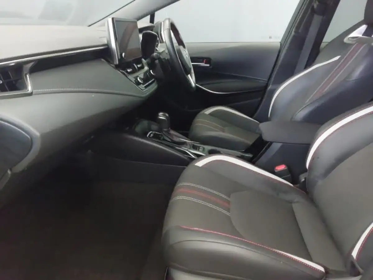 2022-toyota-corolla-20-vvt-i-gr-sport-193bhp-hatchback-big-4