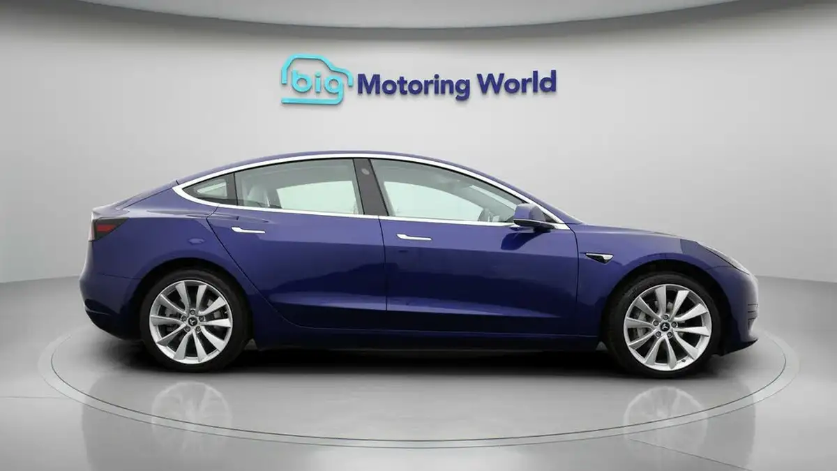 2020-tesla-model-3-e-standard-plus-big-7