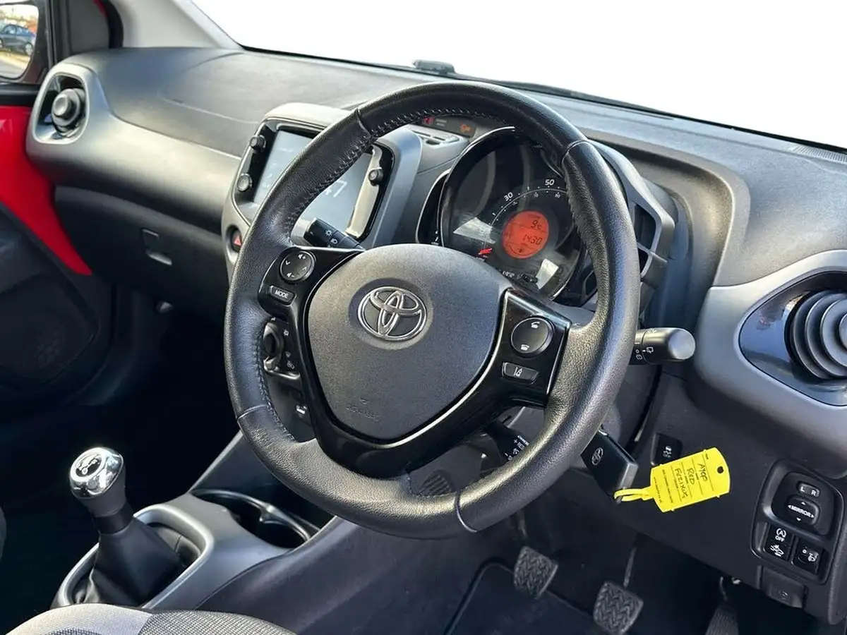 2021-toyota-aygo-10-vvt-i-x-play-tss-big-4