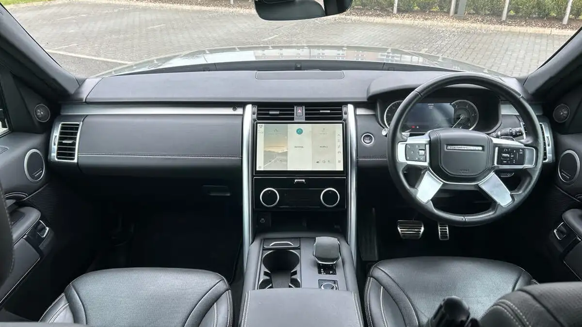 2022-land-rover-discovery-30-d300-r-dynamic-hse-big-8