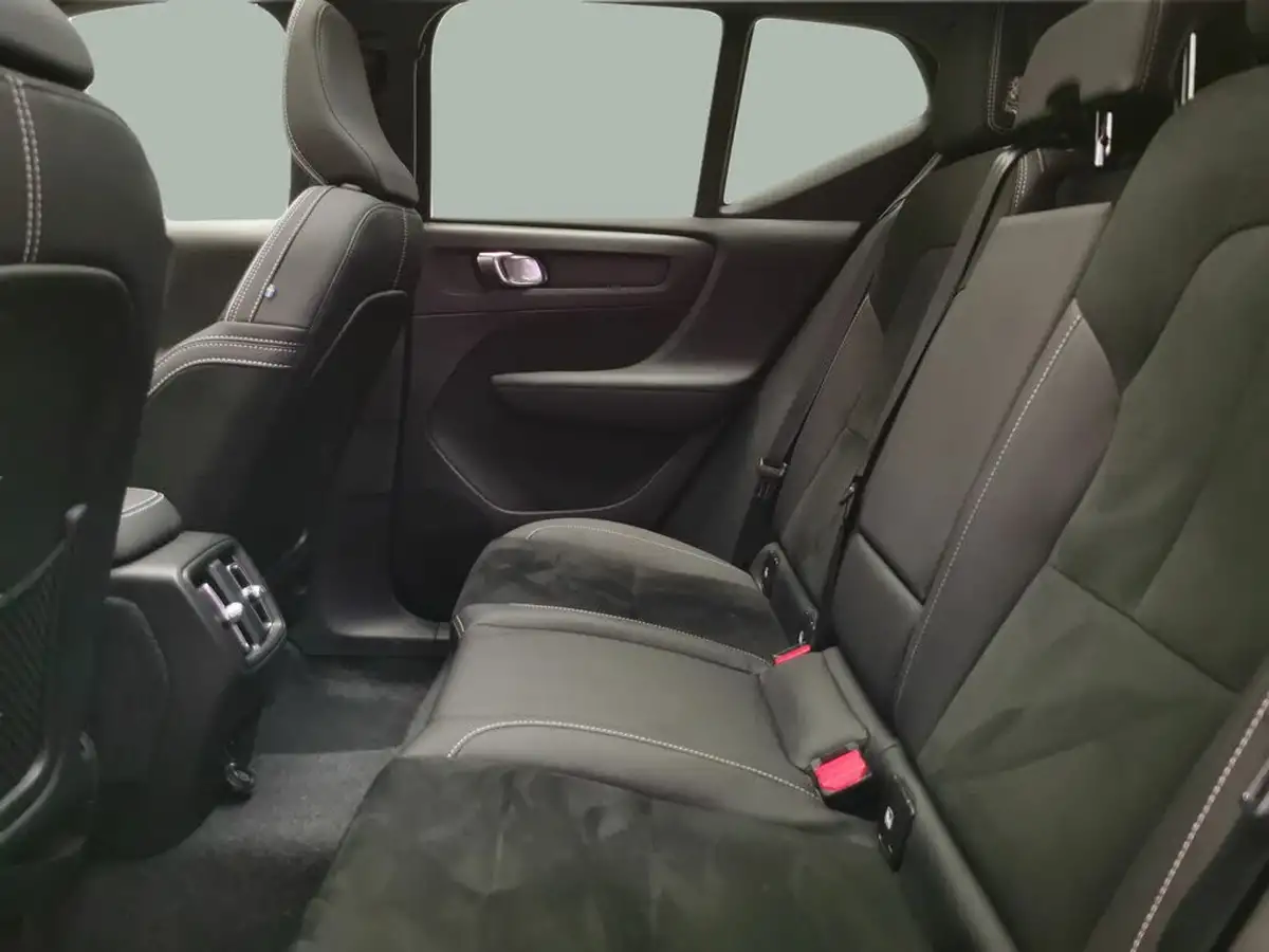 2022-volvo-c40-e-twin-recharge-pro-big-33