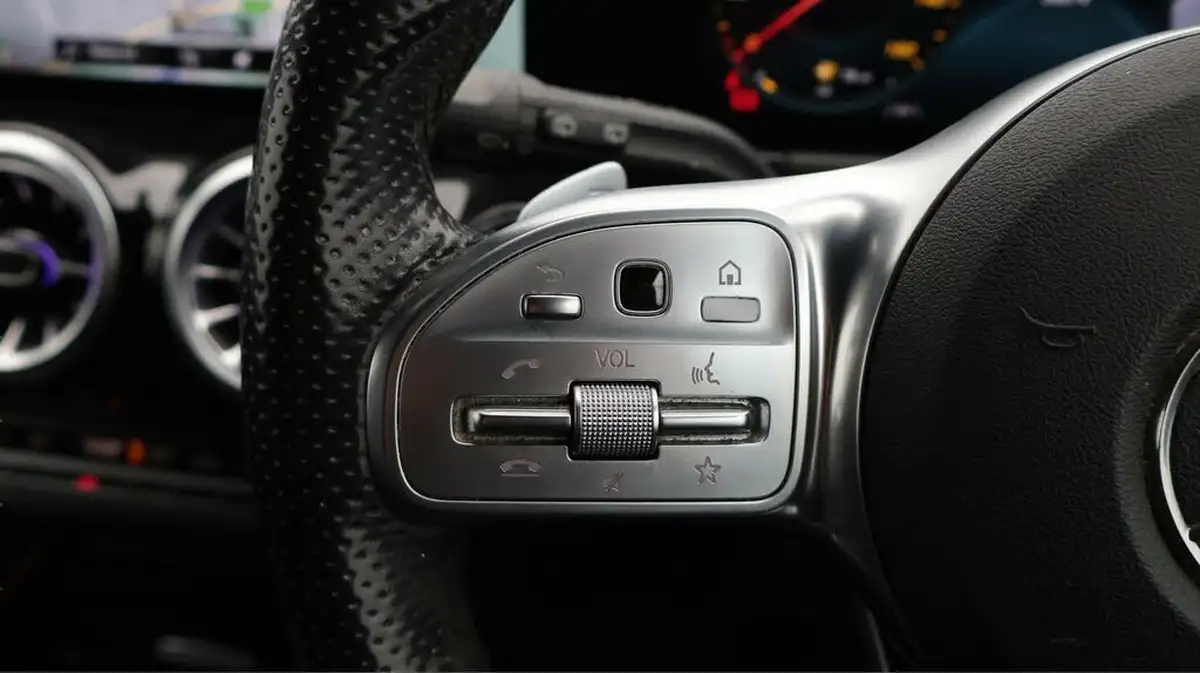 2021-mercedes-benz-b-class-13-b200-amg-line-premium-edition-big-23