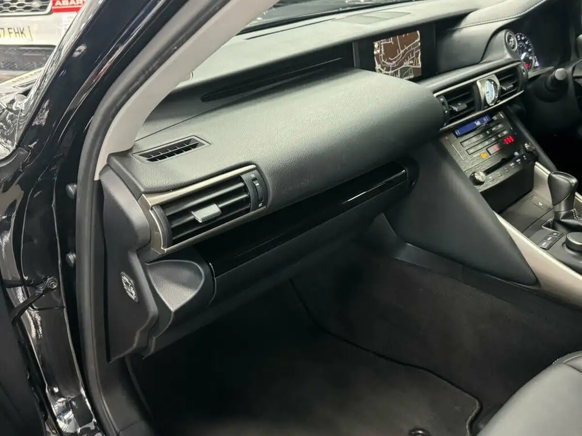 2019-lexus-is-300h-25-is-big-38