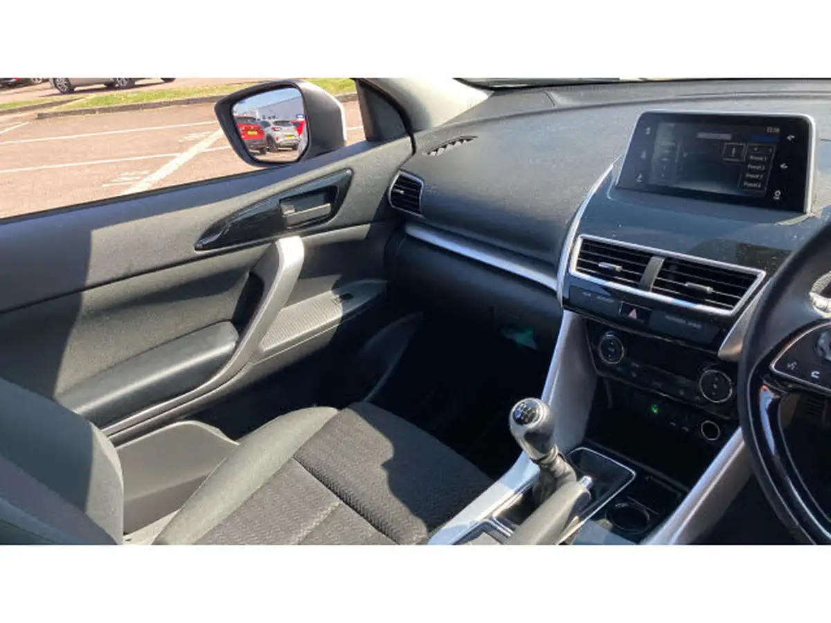 2018-mitsubishi-eclipse-cross-15-2-big-13