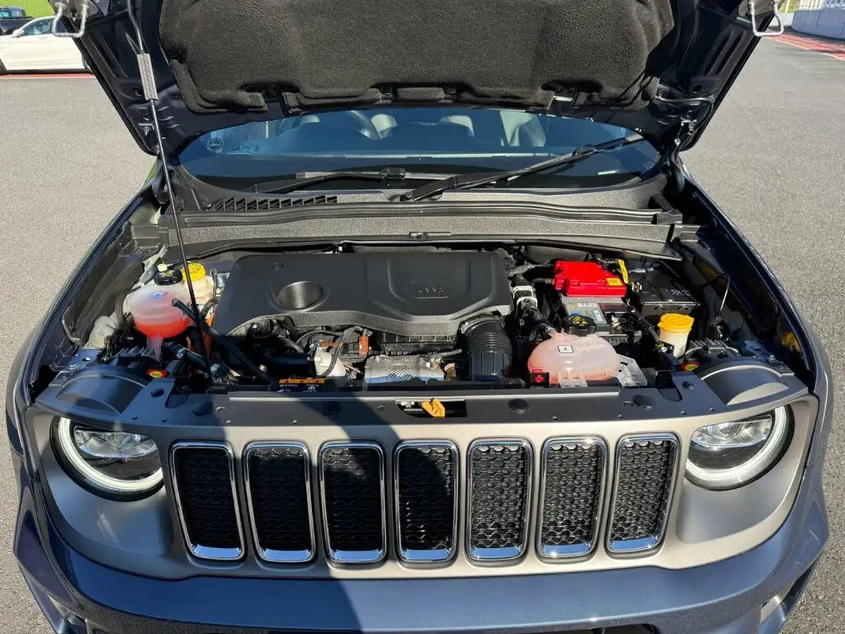 2020-jeep-renegade-13-gse-limited-phev-big-18