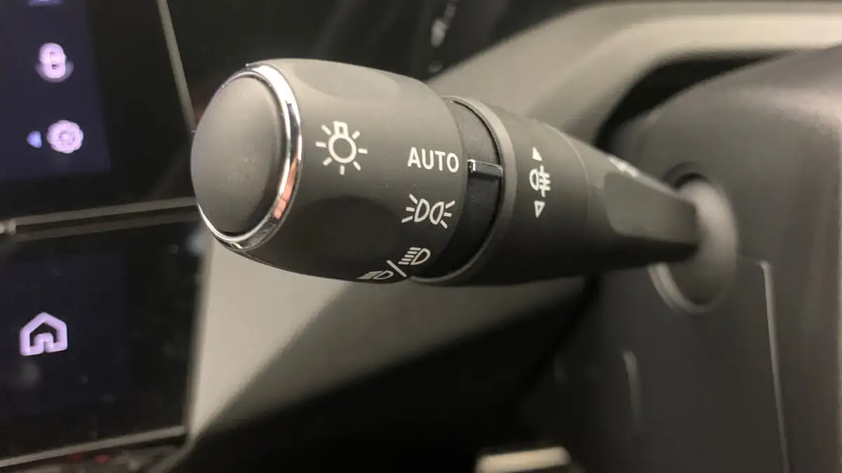 2024-peugeot-308-15-bluehdi-gt-big-34