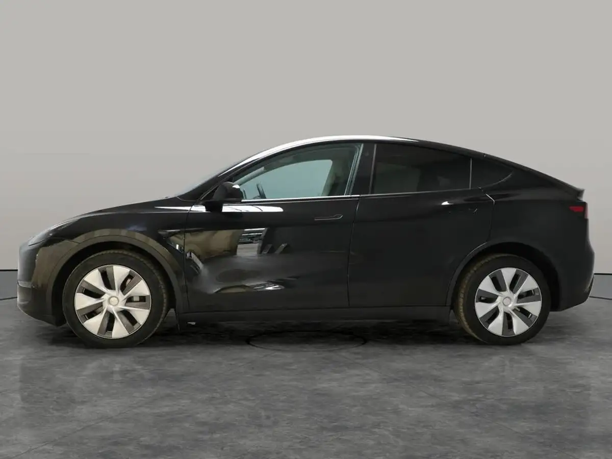 2022-tesla-model-y-e-long-range-big-14