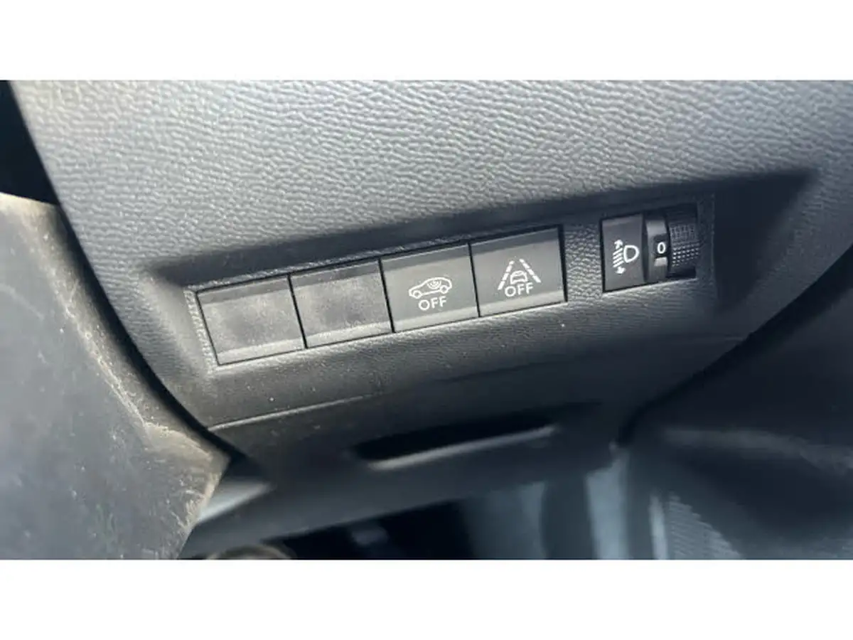2021-peugeot-2008-suv-12-puretech-allure-premium-130bhp-big-24