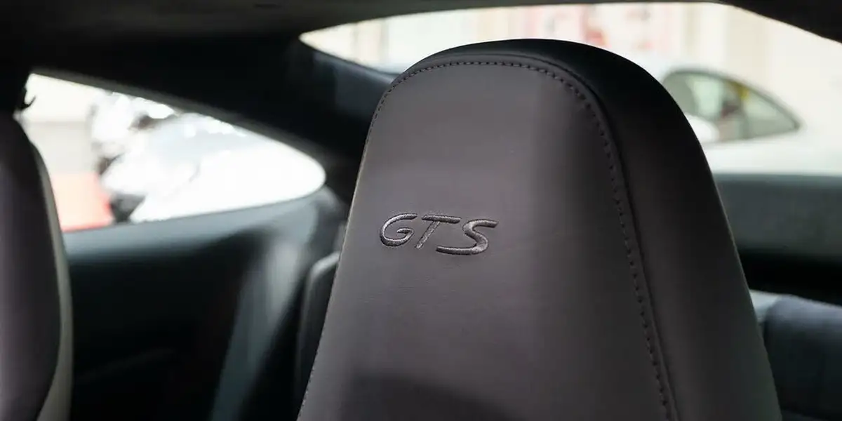 2015-porsche-911-38-carrera-gts-coupe-pdk-big-32