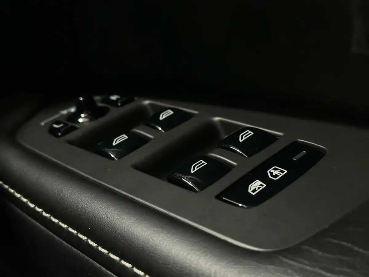 2018-volvo-v90-20td-d5-inscription-pro-awd-big-16