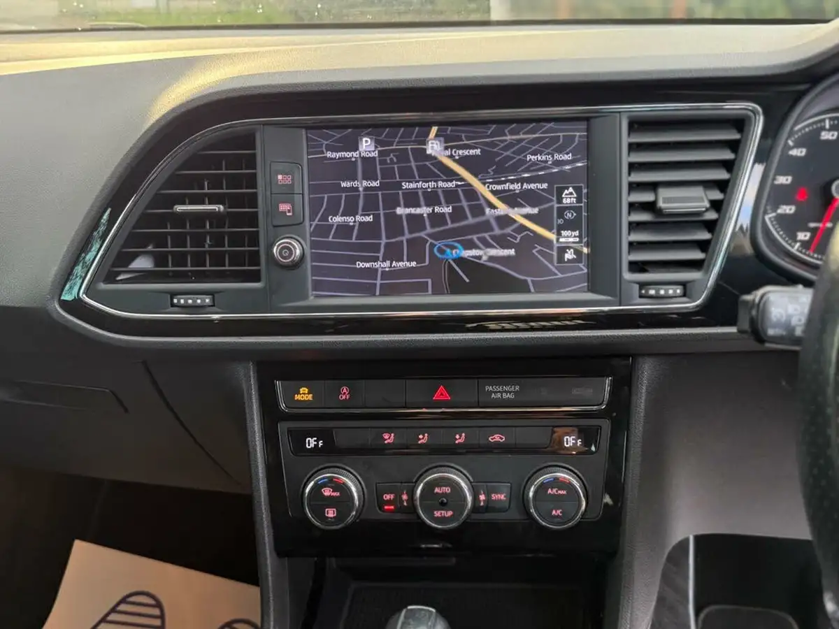 2017-seat-leon-14-ecotsi-fr-technology-hatchback-5d-dsg-big-51