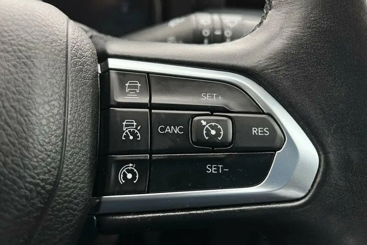 2023-jeep-compass-13-gse-s-big-30