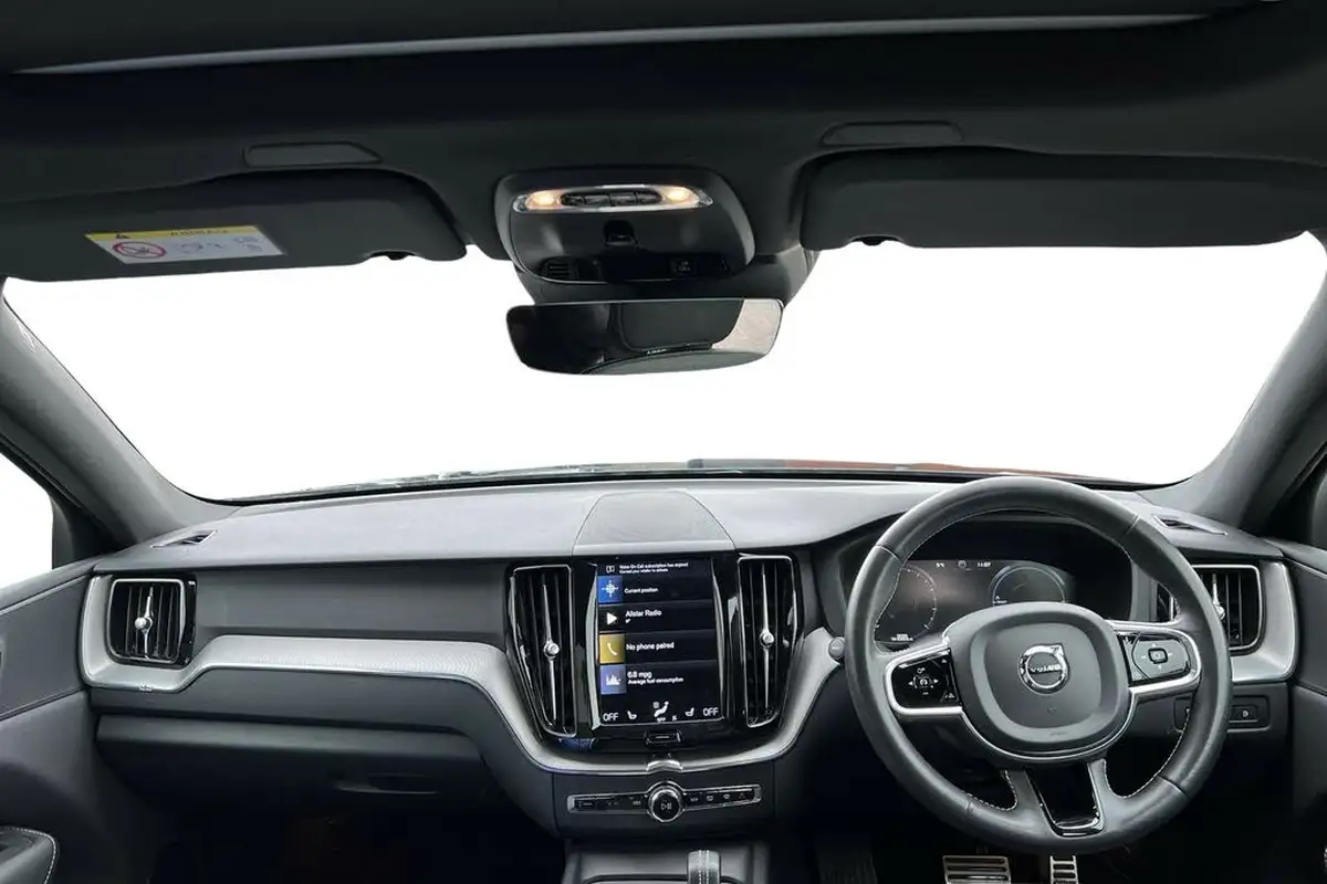2021-volvo-xc60-20-t6-r-design-340bhp-big-5
